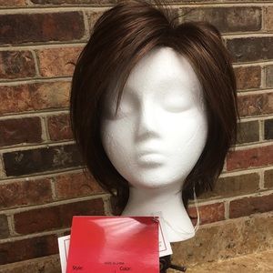 Women’s synthetic wig